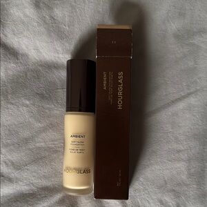 Hourglass Ambient Soft Glow Foundation - Light Cream